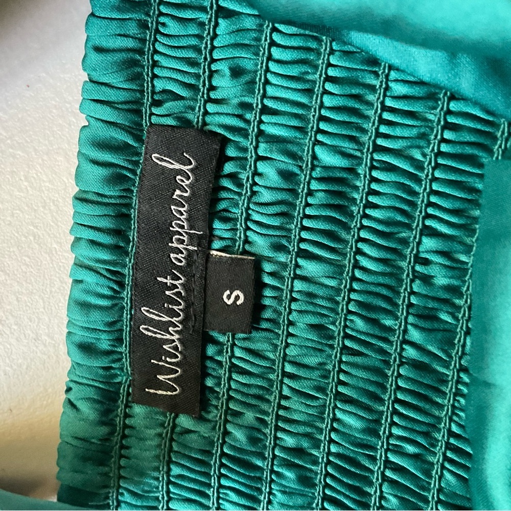 Wish Apparel Green Pleated Dress Size S Sleeveless Empire Waist Flowy - Picture 4 of 8